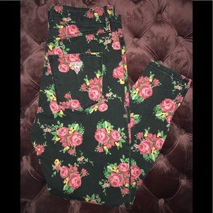 Guess 1981 3 Zip Cropped Jean